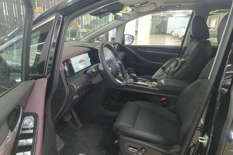 Used GAC Trumpchi M8 2024 Master Series 400T Prestige Edition Driver Seat