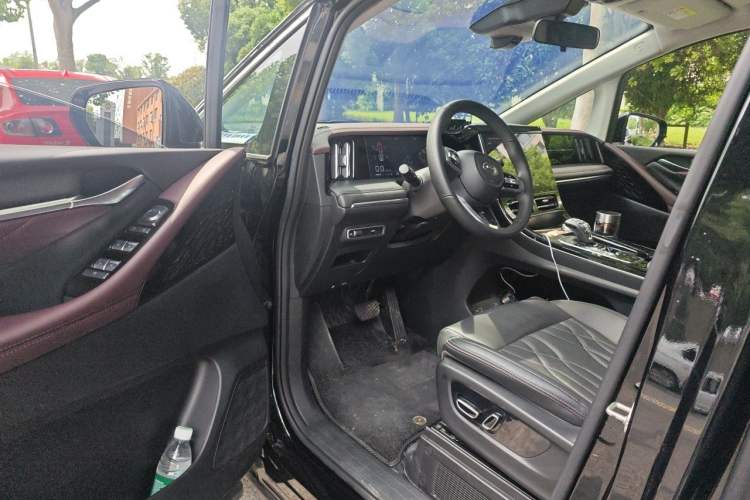 Used GAC Trumpchi M8 2024 Master Series 400T Prestige Edition Driver Seat