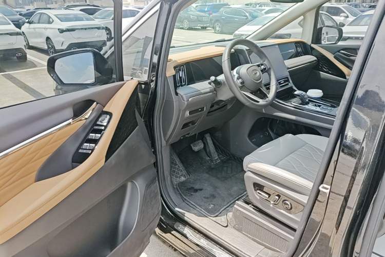 Used GAC Trumpchi M8 2024 Master Series 400T Ultimate Edition Driver Seat