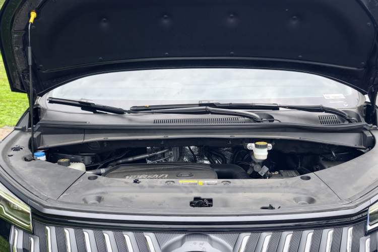Used GAC Trumpchi M8 2024 Master Series 400T Prestige Edition Engine Bay