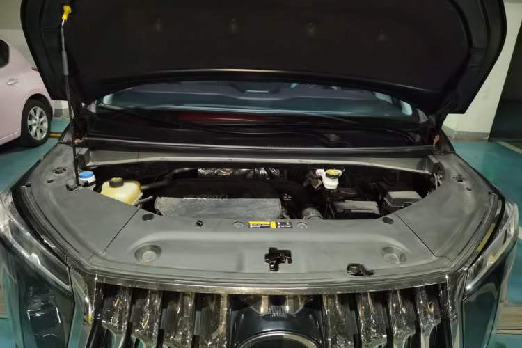 Used GAC Trumpchi M8 2024 Master Series 400T Ultimate Edition Engine Bay