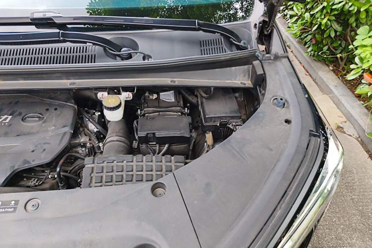 Used GAC Trumpchi M8 2024 Master Series 400T Prestige Edition Engine Bay Left