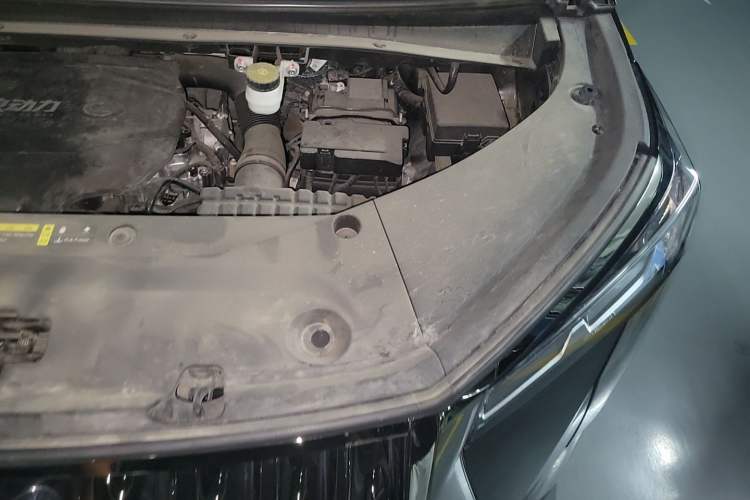 Used GAC Trumpchi M8 2024 Zongshi Series 400T Pioneer Edition Engine Bay Left
