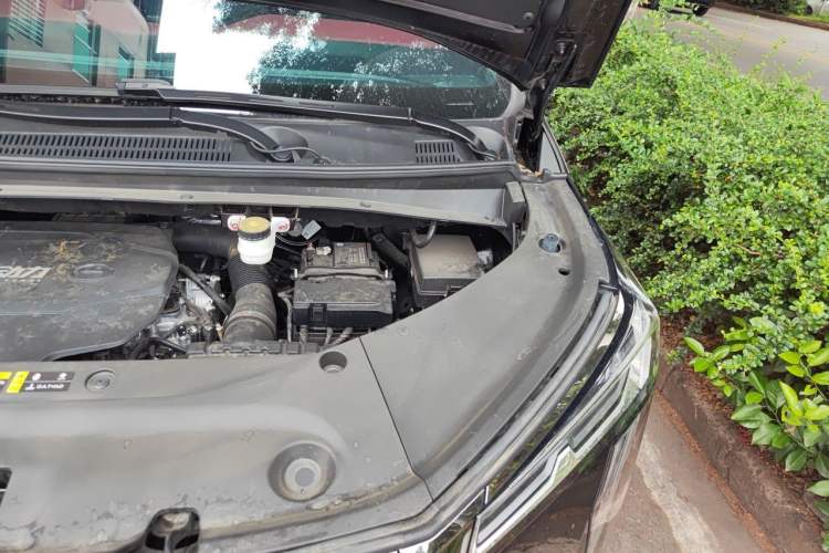 Used GAC Trumpchi M8 2024 Zongshi Series 400T Ultimate Edition Engine Bay Left