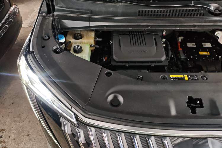 Used GAC Trumpchi M8 2024 Master Series Super Hybrid Edition Engine Bay Right