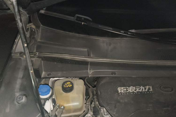 Used GAC Trumpchi M8 2024 Master Series 400T Prestige Edition Engine Bay Right
