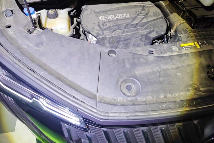 Used GAC Trumpchi M8 2024 Master Series 400T Prestige Edition Engine Bay Right