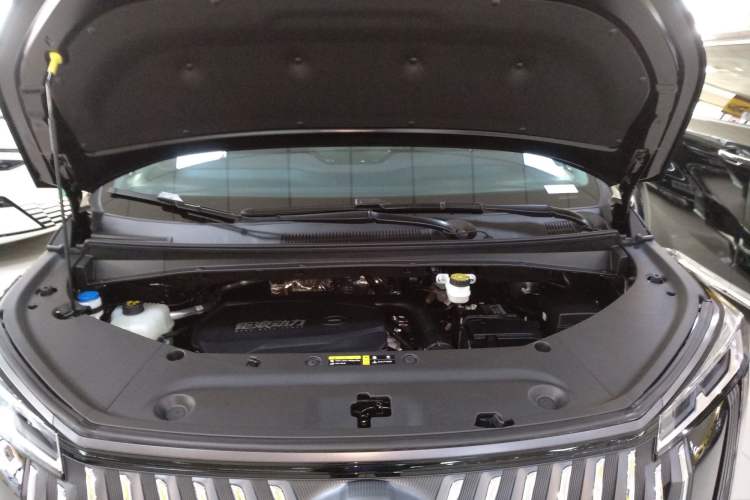 Used GAC Trumpchi M8 2024 Master Series 400T Prestige Edition Engine Bay