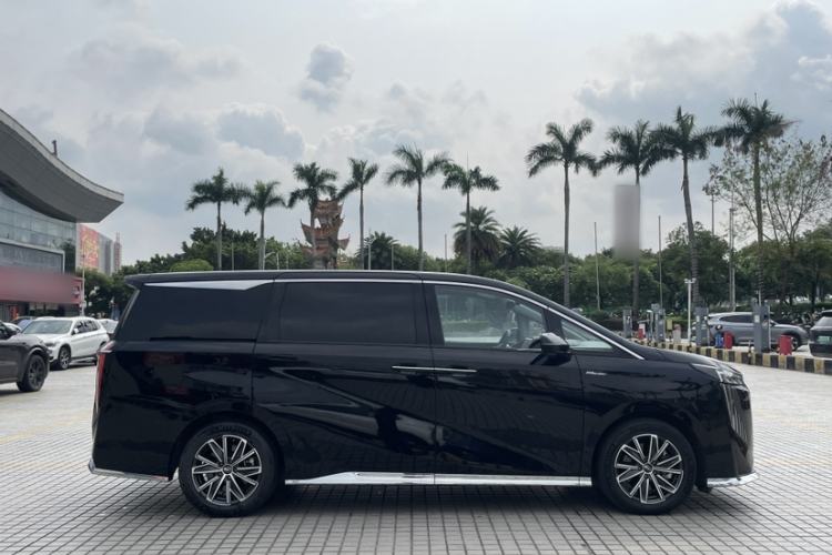 Used GAC Trumpchi M8 2024 Master Series Super Hybrid Edition Exterior 2