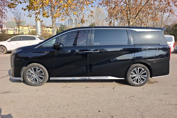 Used GAC Trumpchi M8 2024 Master Series Super Hybrid Edition Exterior 3