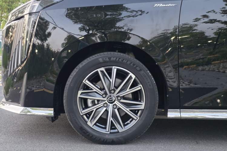 Used GAC Trumpchi M8 2024 Master Series 400T Ultimate Edition Exterior 3