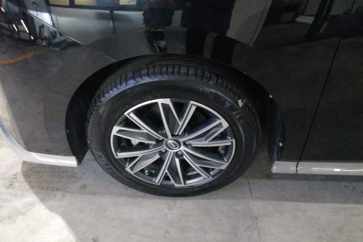 Used GAC Trumpchi M8 2024 Master Series 400T Ultimate Edition Exterior 3