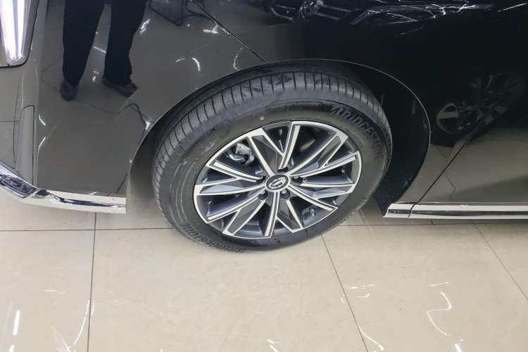 Used GAC Trumpchi M8 2024 Master Series 400T Prestige Edition Exterior 4