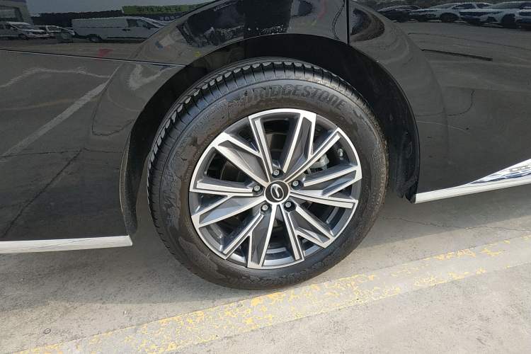 Used GAC Trumpchi M8 2024 Master Series 400T Prestige Edition Exterior 5