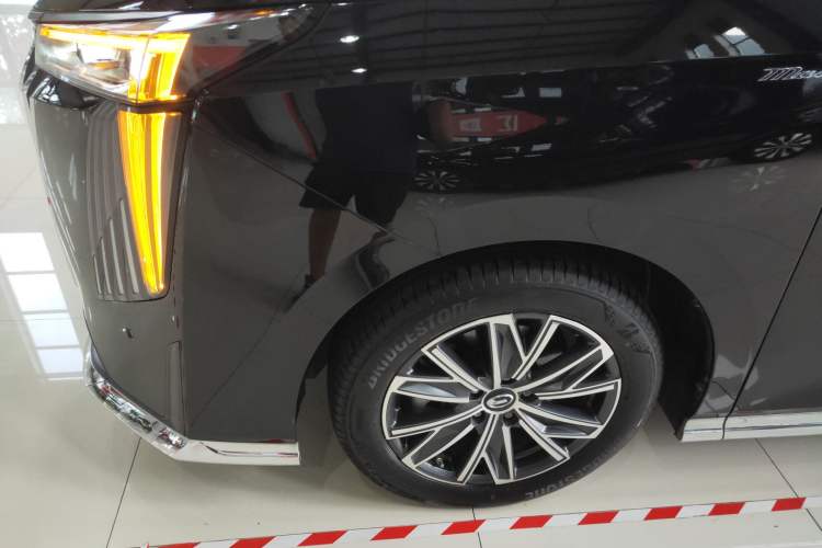 Used GAC Trumpchi M8 2024 Master Series 400T Prestige Edition Exterior 7