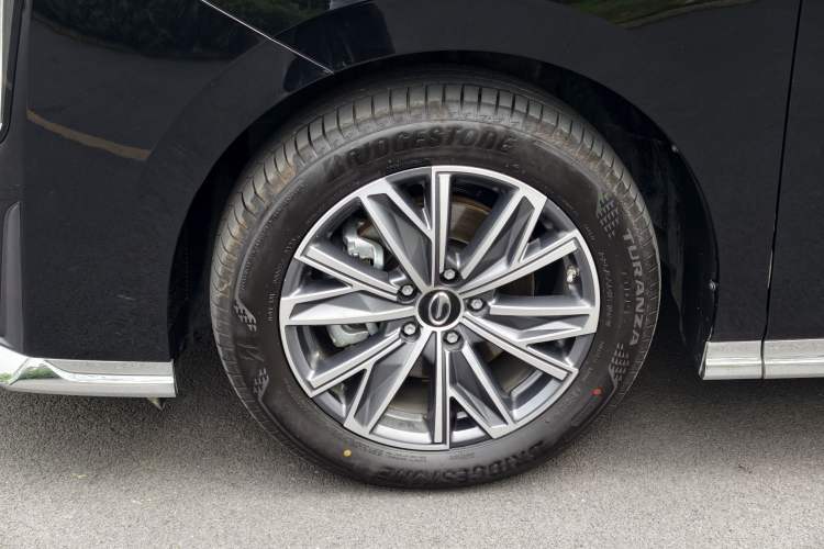 Used GAC Trumpchi M8 2024 Master Series 400T Prestige Edition Exterior 9