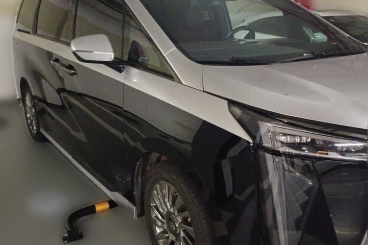 Used GAC Trumpchi M8 2024 Zongshi Series 400T Ultimate Edition Front Right 45 Deg