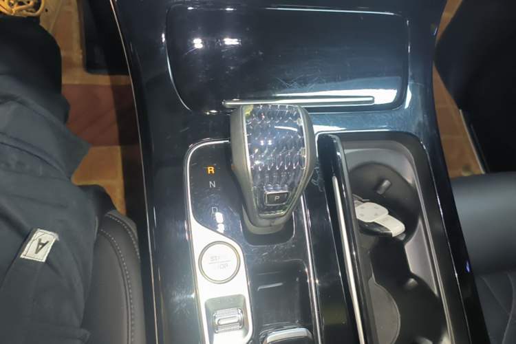 Used GAC Trumpchi M8 2024 Master Series 400T Ultimate Edition Gear Lever