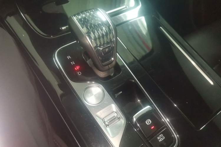 Used GAC Trumpchi M8 2024 Master Series 400T Ultimate Edition Gear Lever