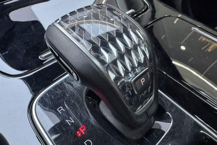Used GAC Trumpchi M8 2024 Master Series 400T Ultimate Edition Gear Lever