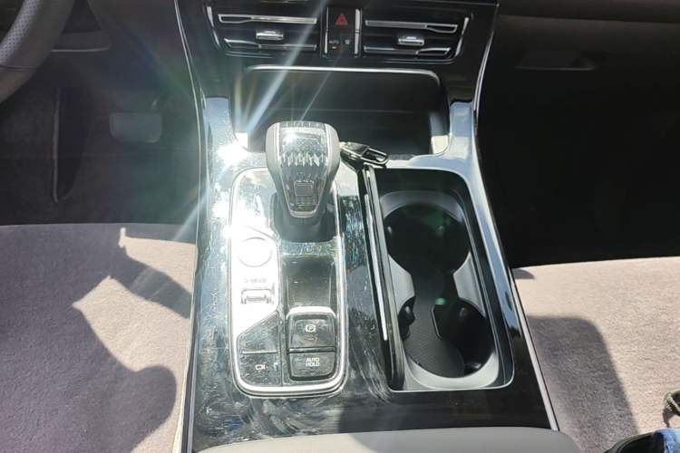 Used GAC Trumpchi M8 2024 Master Series 400T Prestige Edition Gear Lever