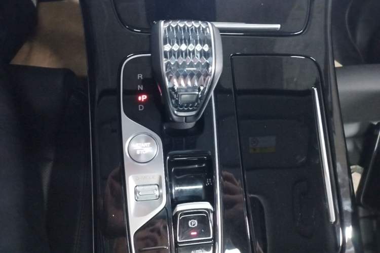 Used GAC Trumpchi M8 2024 Master Series 400T Prestige Edition Gear Lever