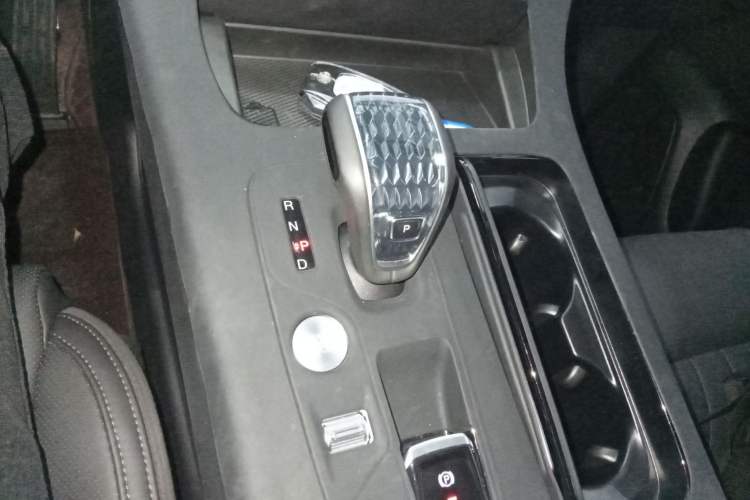 Used GAC Trumpchi M8 2024 Master Series 400T Prestige Edition Gear Lever