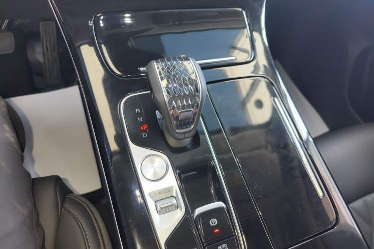 Used GAC Trumpchi M8 2024 Master Series 400T Prestige Edition Gear Lever