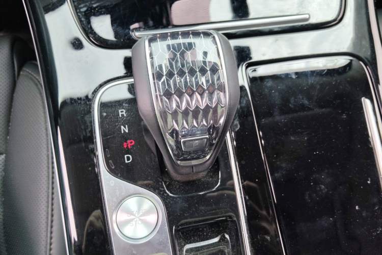 Used GAC Trumpchi M8 2024 Master Series 400T Prestige Edition Gear Lever