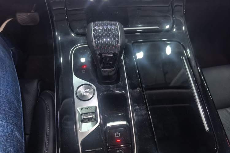 Used GAC Trumpchi M8 2024 Master Series 400T Ultimate Edition Gear Lever