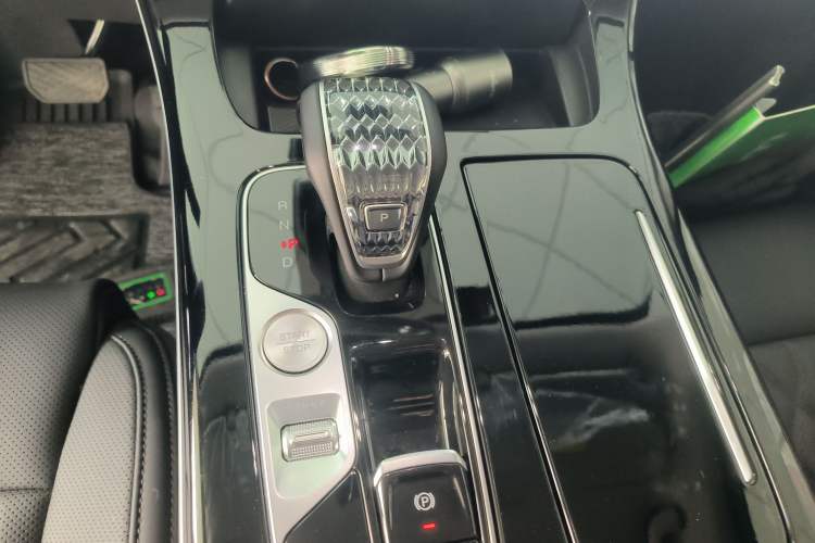 Used GAC Trumpchi M8 2024 Master Series 400T Prestige Edition Gear Lever