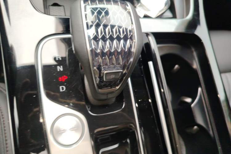 Used GAC Trumpchi M8 2024 Master Series 400T Prestige Edition Gear Lever