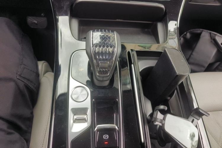 Used GAC Trumpchi M8 2024 Master Series 400T Prestige Edition Gear Lever