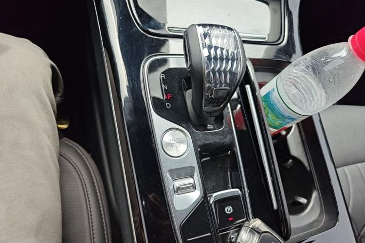 Used GAC Trumpchi M8 2024 Master Series 400T Prestige Edition Gear Lever