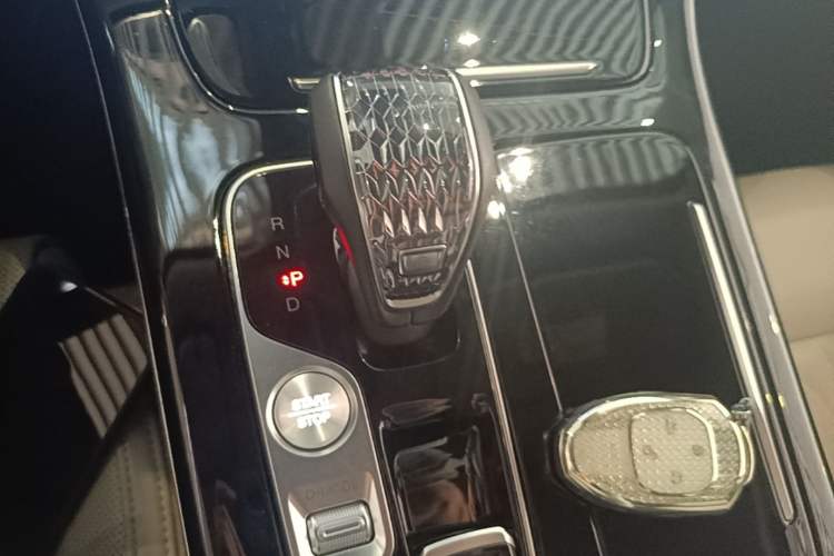 Used GAC Trumpchi M8 2024 Master Series 400T Ultimate Edition Gear Lever
