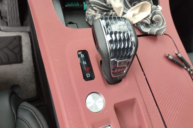 Used GAC Trumpchi M8 2024 Master Series 400T Prestige Edition Gear Lever