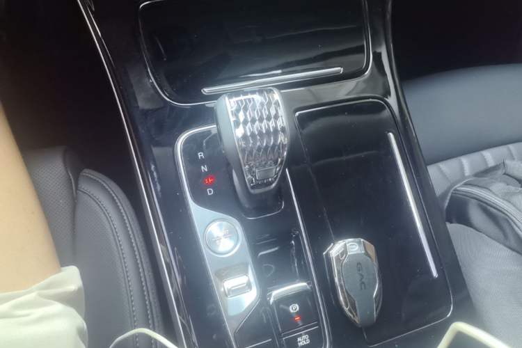 Used GAC Trumpchi M8 2024 Master Series 400T Ultimate Edition Gear Lever