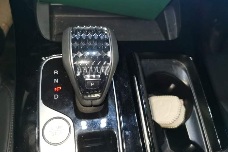 Used GAC Trumpchi M8 2024 Lingxiu Series 390T Deluxe Edition Gear Lever