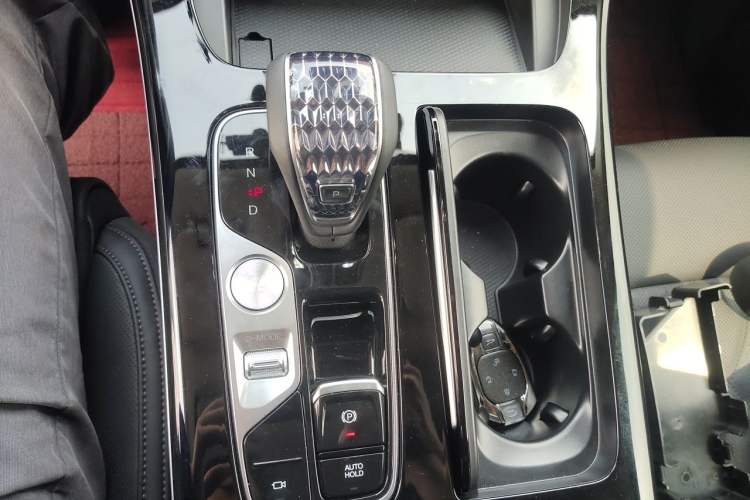 Used GAC Trumpchi M8 2024 Master Series 400T Prestige Edition Gear Lever