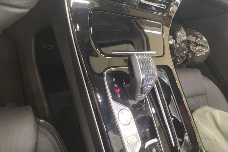 Used GAC Trumpchi M8 2024 Master Series 400T Prestige Edition Gear Lever