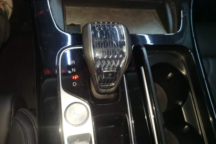 Used GAC Trumpchi M8 2024 Master Series 400T Prestige Edition Gear Lever