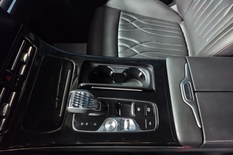 Used GAC Trumpchi M8 2024 Master Series 400T Prestige Edition Gear Lever