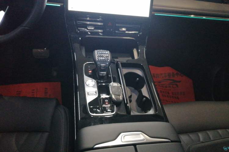 Used GAC Trumpchi M8 2024 Master Series 400T Ultimate Edition Gear Lever