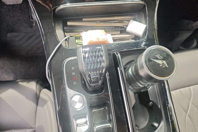 Used GAC Trumpchi M8 2024 Master Series 400T Prestige Edition Gear Lever