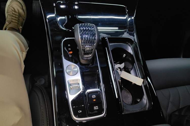 Used GAC Trumpchi M8 2024 Master Series 400T Prestige Edition Gear Lever