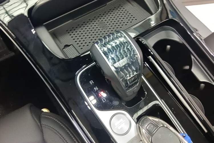 Used GAC Trumpchi M8 2024 Master Series Super Hybrid Edition Gear Lever