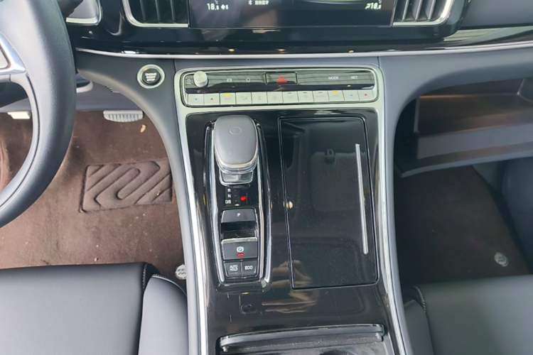 Used GAC Trumpchi M8 2024 Lingxiu Series 390T Luxury Edition Gear Lever