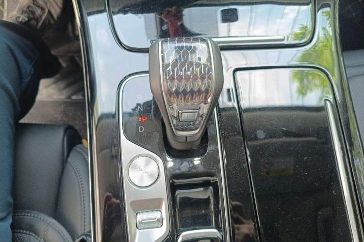 Used GAC Trumpchi M8 2024 Master Series 400T Ultimate Edition Gear Lever