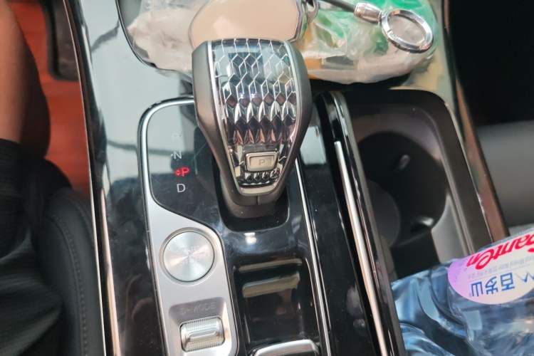 Used GAC Trumpchi M8 2024 Master Series 400T Ultimate Edition Gear Lever