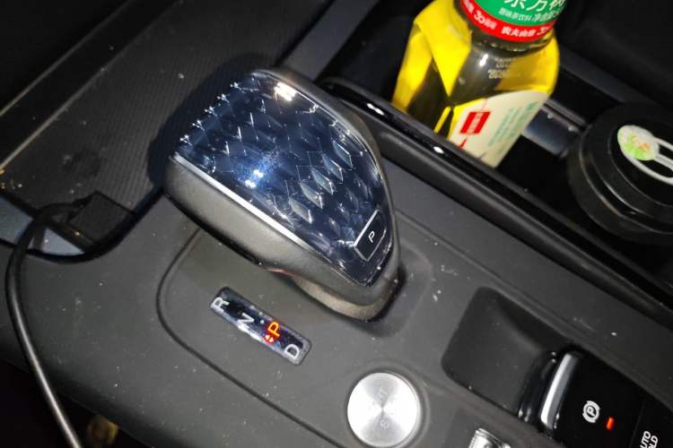 Used GAC Trumpchi M8 2024 Master Series 400T Prestige Edition Gear Lever